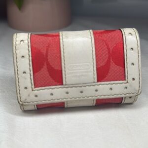 Vintage Coach 6 ring key case
Signature & leather